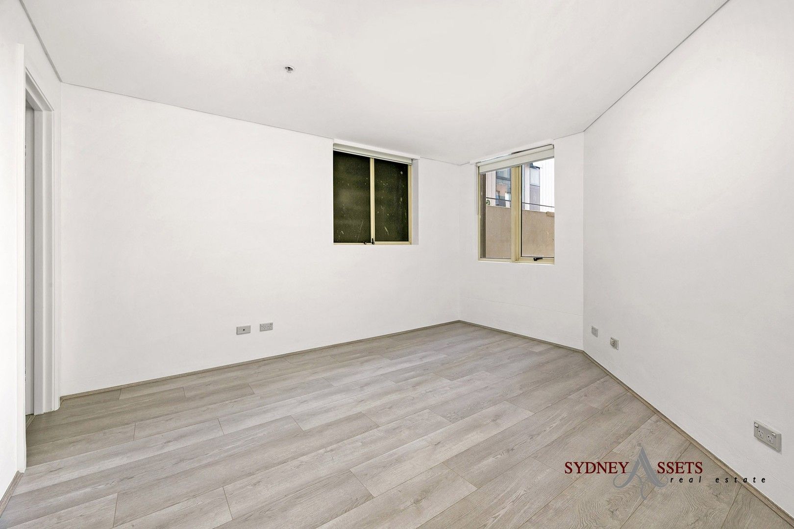 2 bedrooms Apartment / Unit / Flat in Level 2/96 Alfred Street MILSONS POINT NSW, 2061
