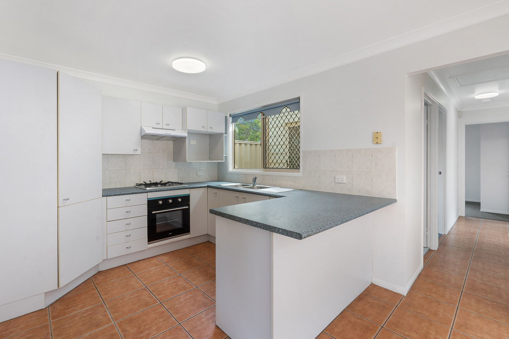 79 Torquay Crescent, Tingalpa QLD 4173, Image 2