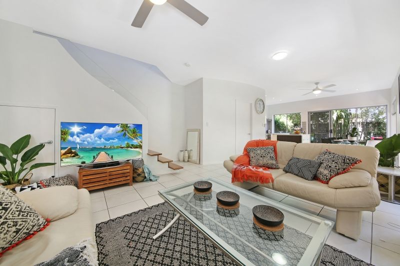 1 28 Riviera Road Miami Qld 4220 Domain