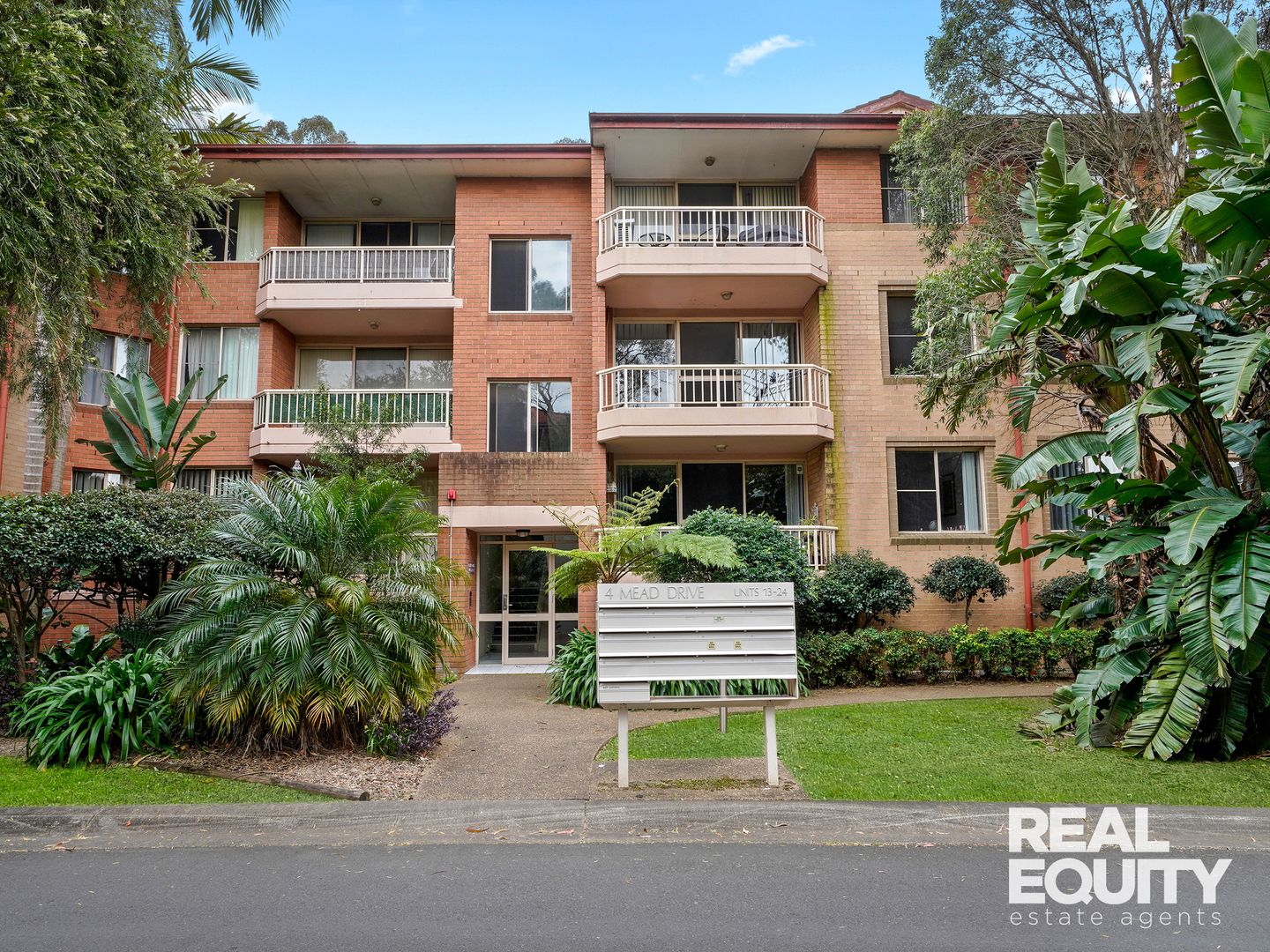 17/4 Mead Drive, Chipping Norton NSW 2170