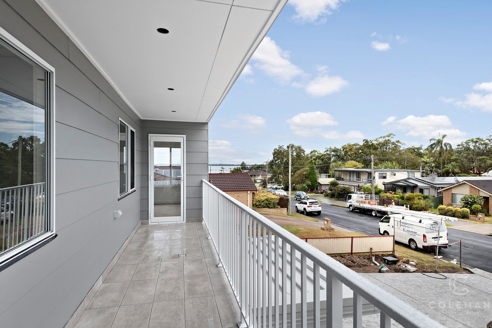 5 bedrooms House in 17 Agatha Avenue LAKE MUNMORAH NSW, 2259