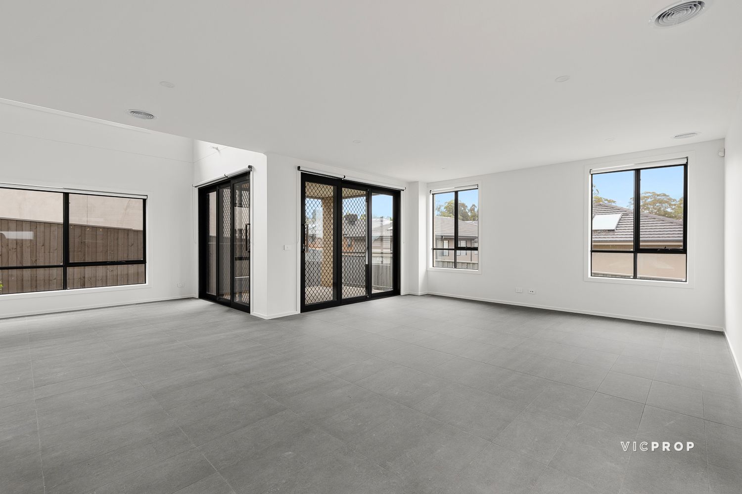 5 bedrooms House in 11 Penfolds Rise DONCASTER VIC, 3108