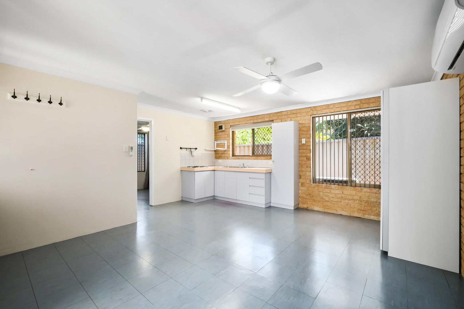 1/12 Farleigh Drive, Willetton WA 6155 Apartment For Rent 400 Domain