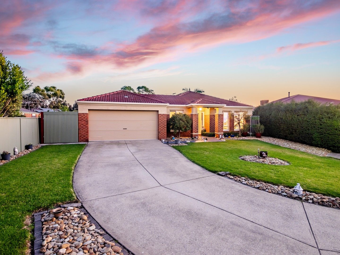 17 Greenock Crescent, Cranbourne East VIC 3977, Image 0