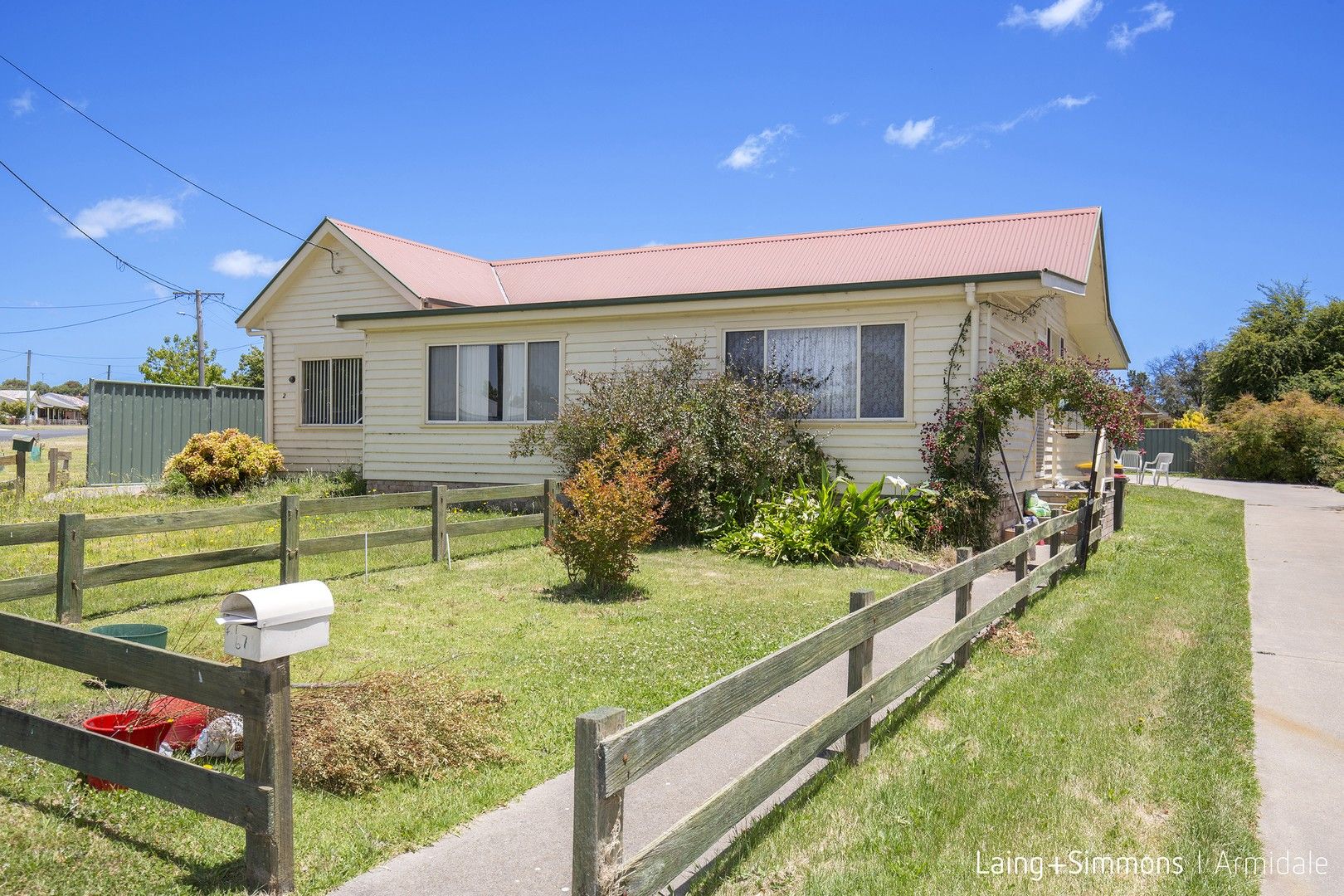 4 bedrooms Semi-Detached in 67 Maitland Street URALLA NSW, 2358