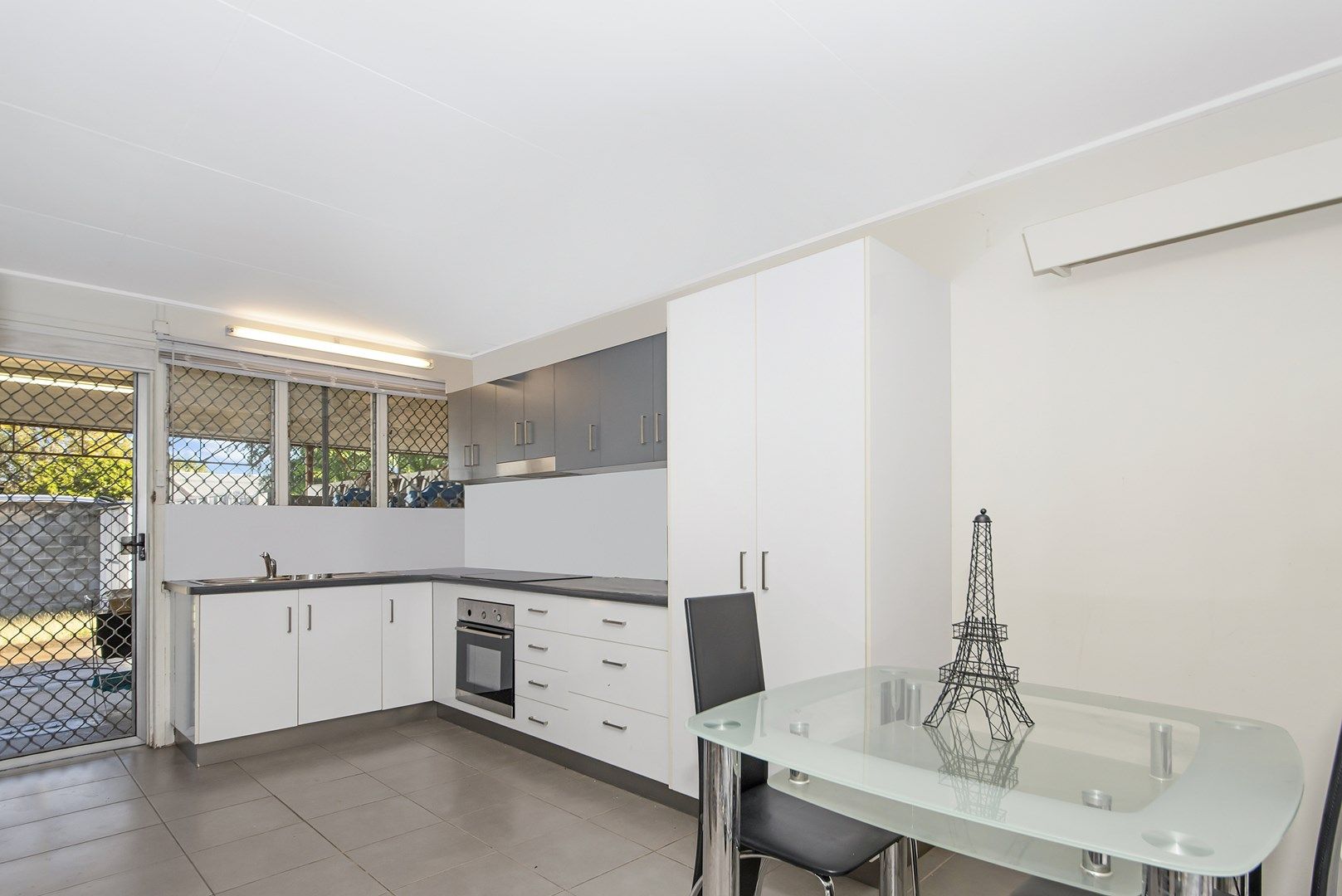 10 Regent Street, Hyde Park QLD 4812, Image 1