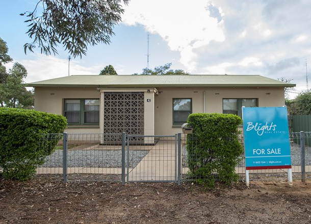 4 Meadow Crescent, Risdon Park SA 5540