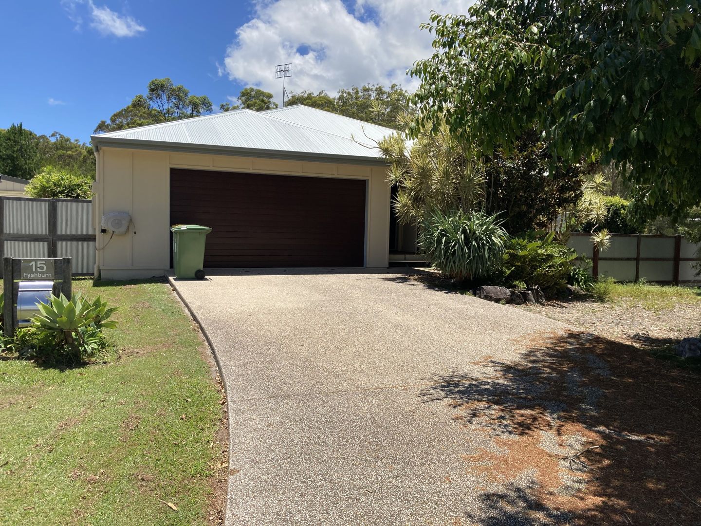 15 Fyshburn Drive, Cooloola Cove Property History & Address Research