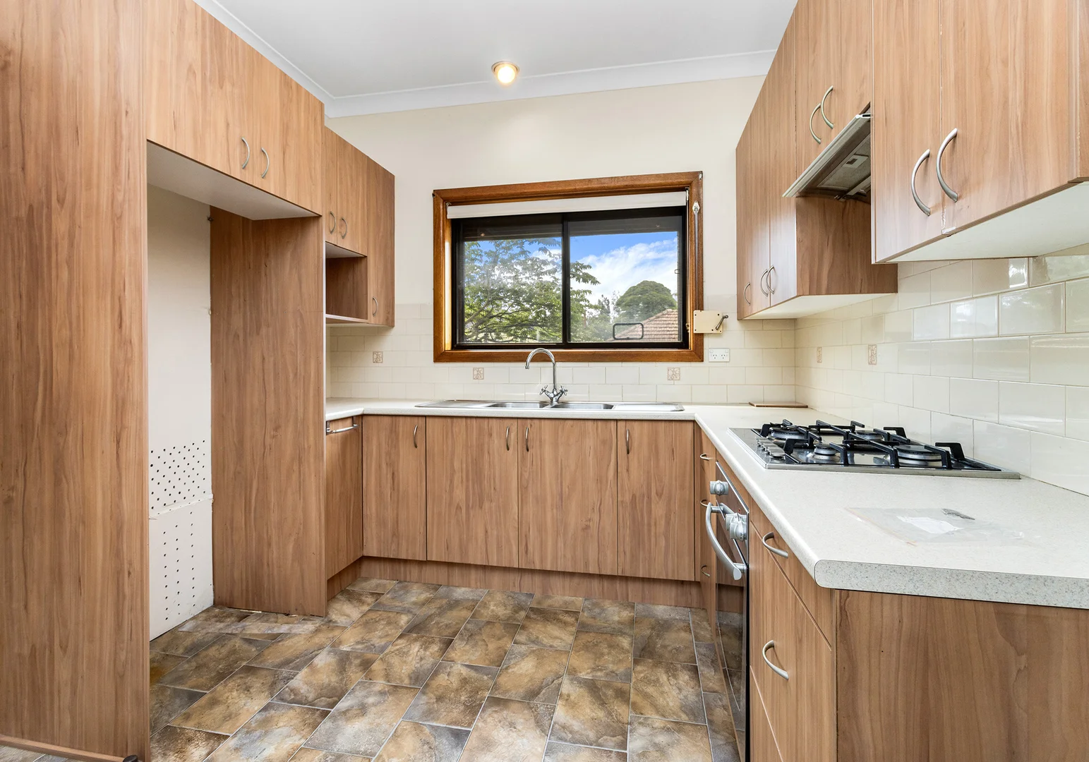 Additional image 4 of 2 Raymond Parade, Towradgi NSW 2518