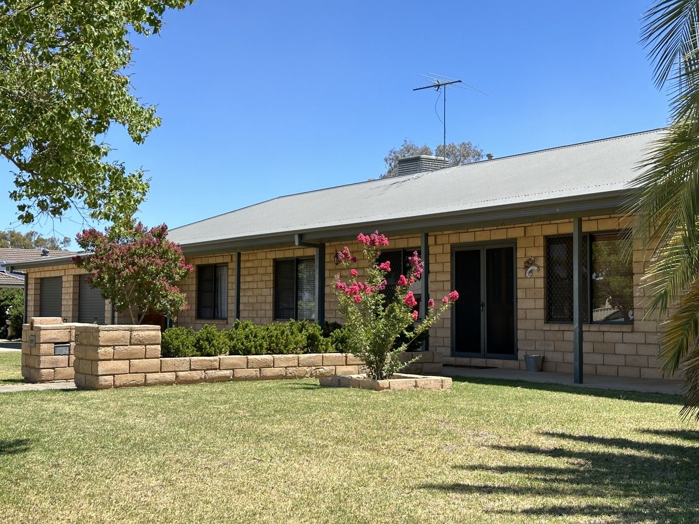 4 bedrooms House in 57 Macbean street CULCAIRN NSW, 2660
