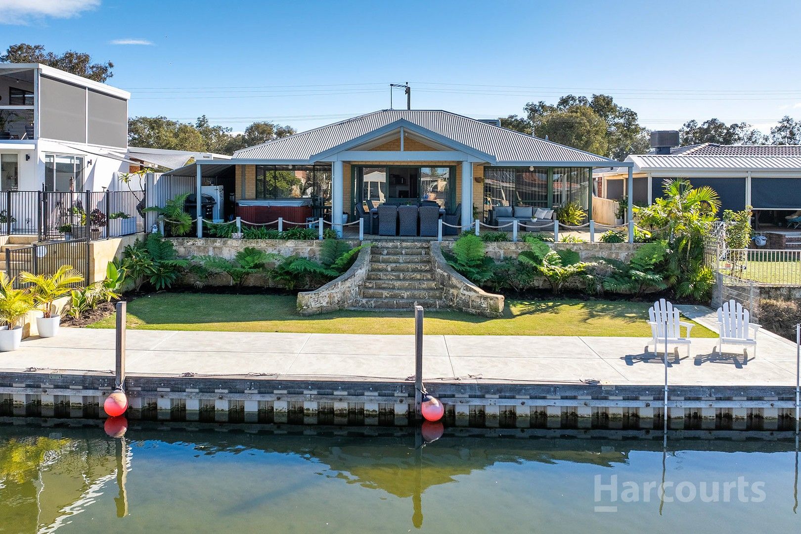 4 bedrooms House in 35 Allambi Way SOUTH YUNDERUP WA, 6208