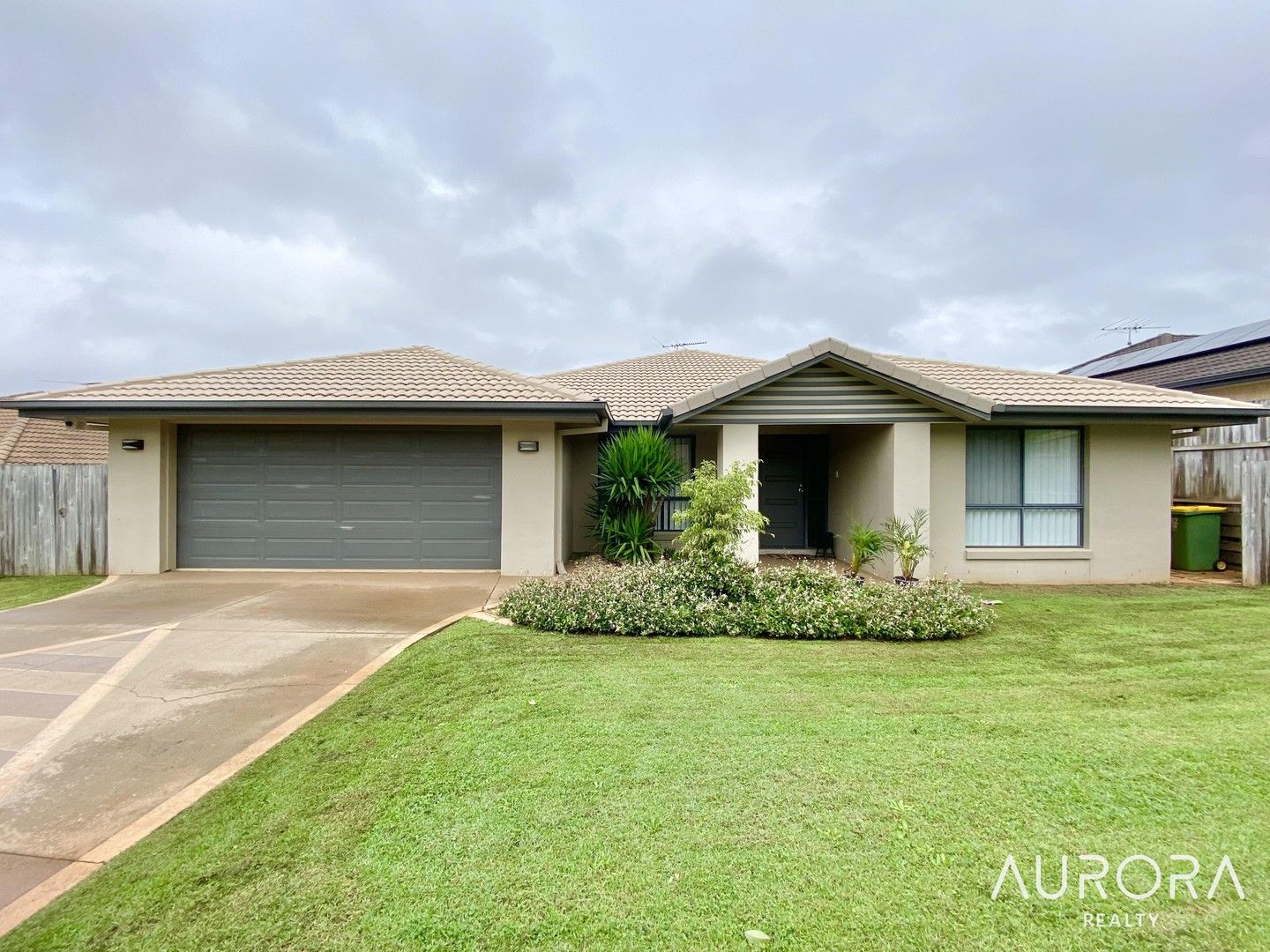 5 bedrooms House in 32 Aquila Street REDLAND BAY QLD, 4165