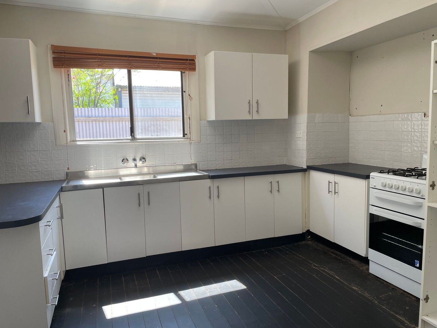 3 bedrooms Apartment / Unit / Flat in 65A Roberts Street SOUTH KALGOORLIE WA, 6430