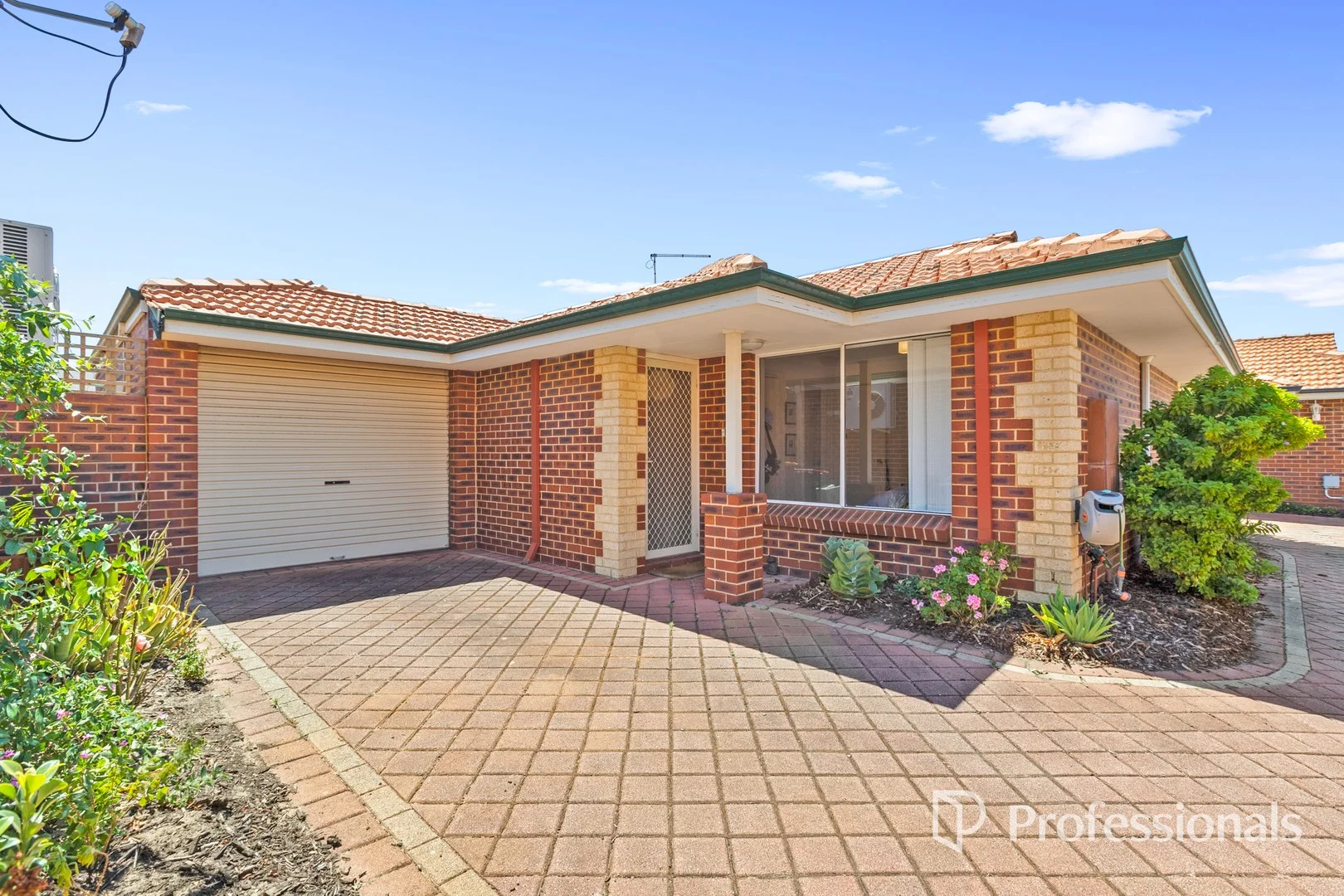 Primary image of 2/17 Kathleen Street, Yokine WA 6060