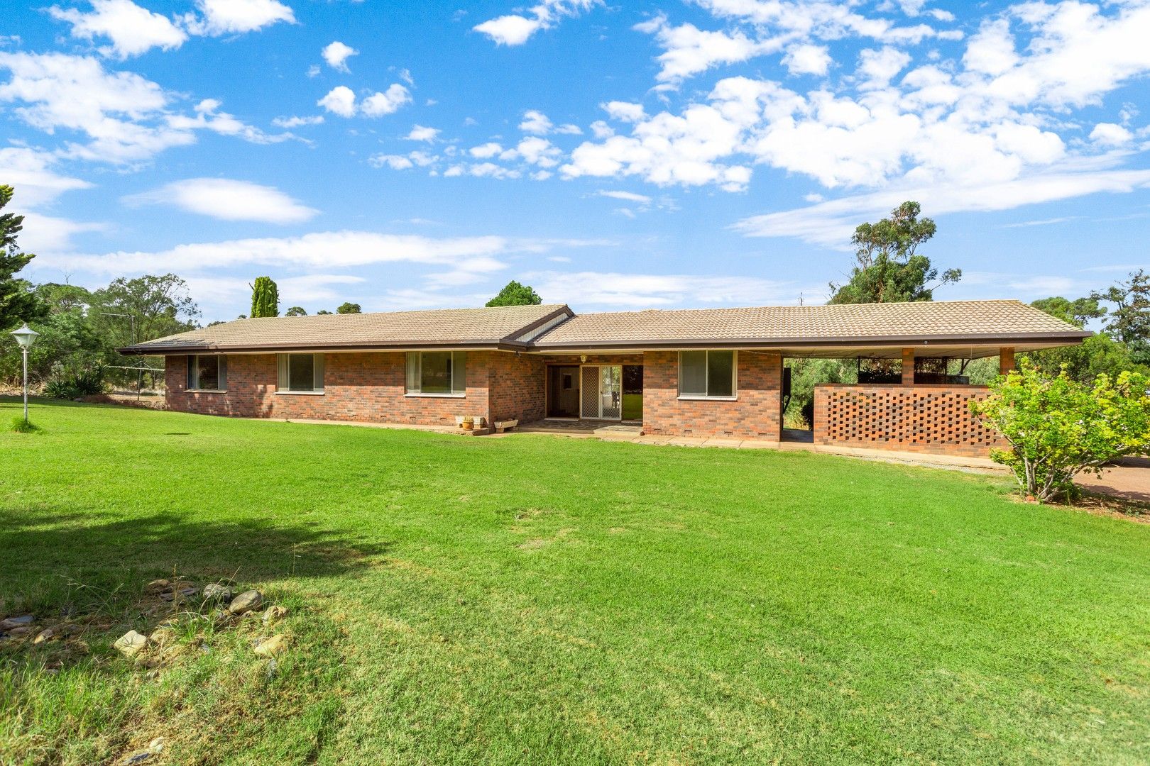 8 Paradise Street, Burra SA 5417, Image 0