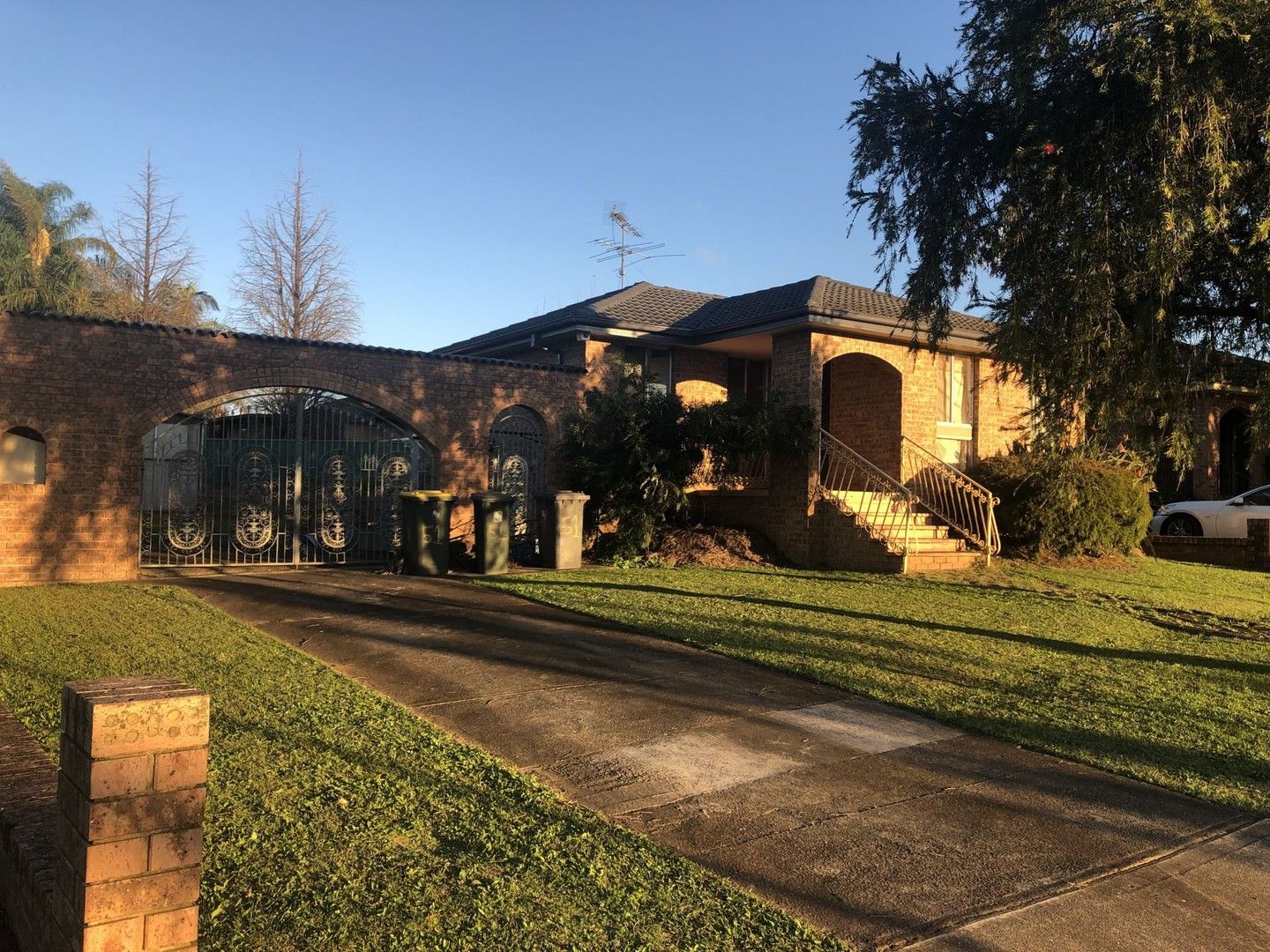 3 bedrooms House in  MACQUARIE FIELDS NSW, 2564