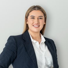 Alexandra Capa, Property manager