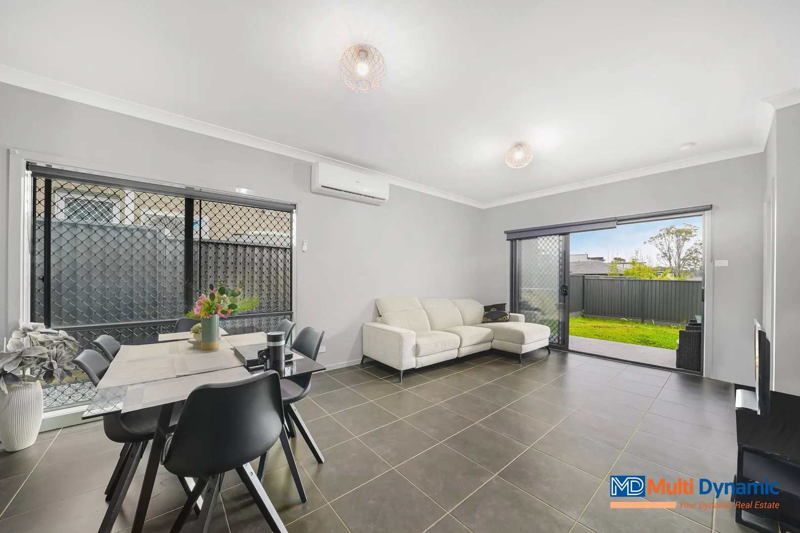 House in Sydney, Austral - View 3
