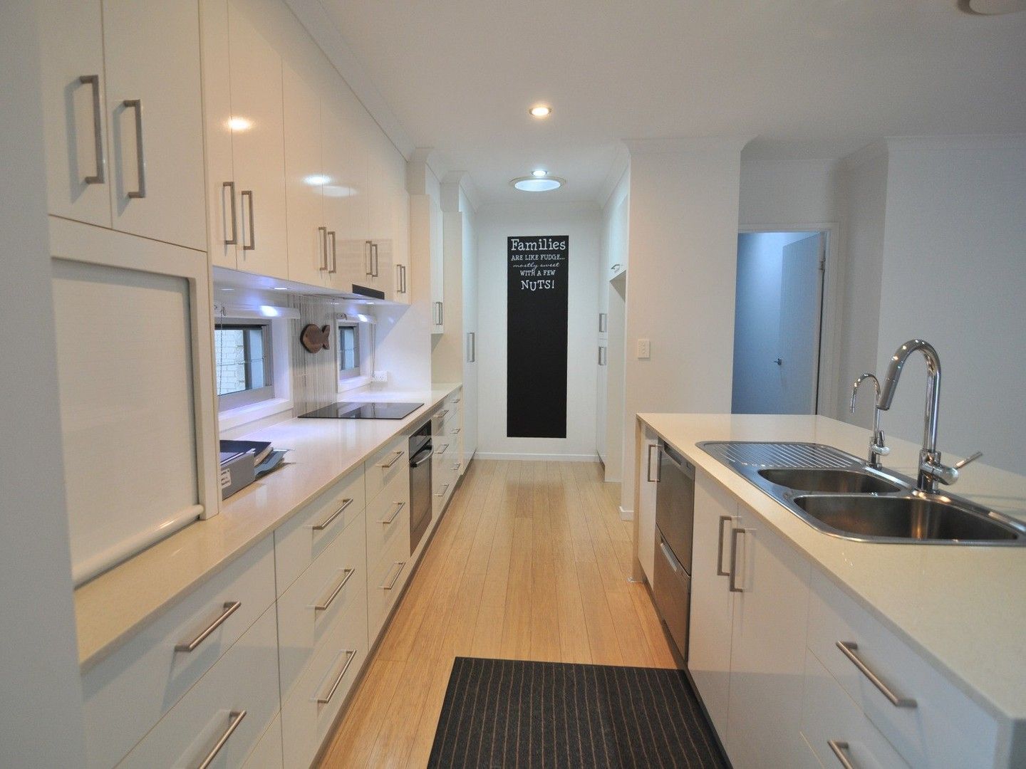 4 bedrooms House in  COOLOOLA COVE QLD, 4580