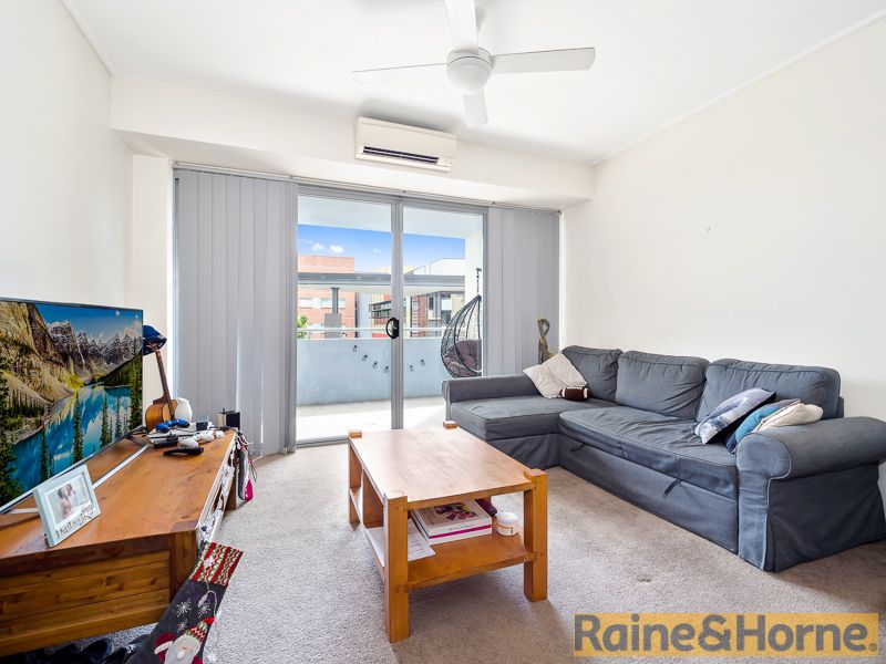 202/72 Civic Way, Rouse Hill NSW 2155, Image 2