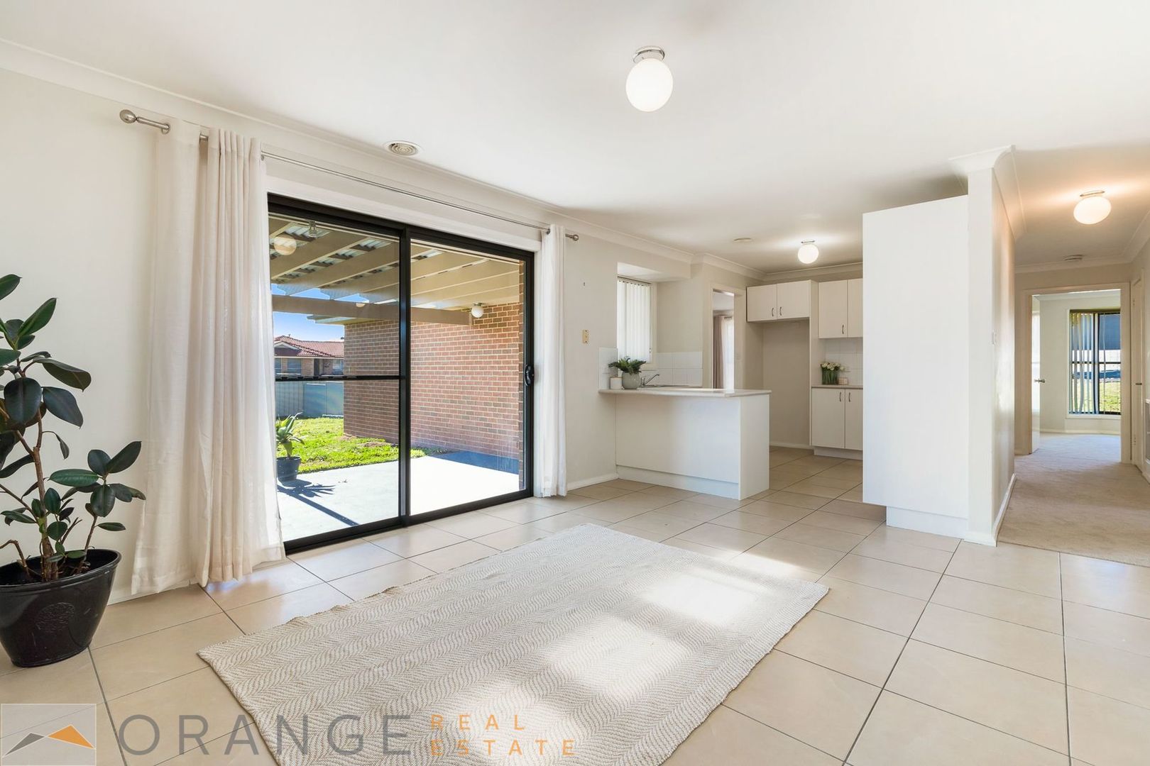 6 Maroney Close, Orange NSW 2800, Image 2