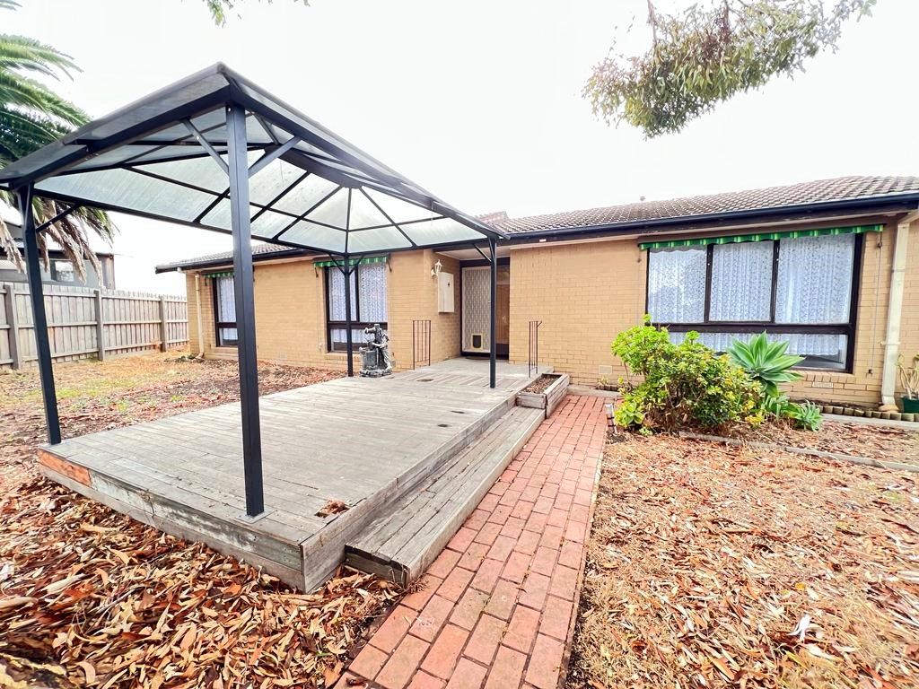 4 Lisbon Court, Kings Park VIC 3021, Image 1