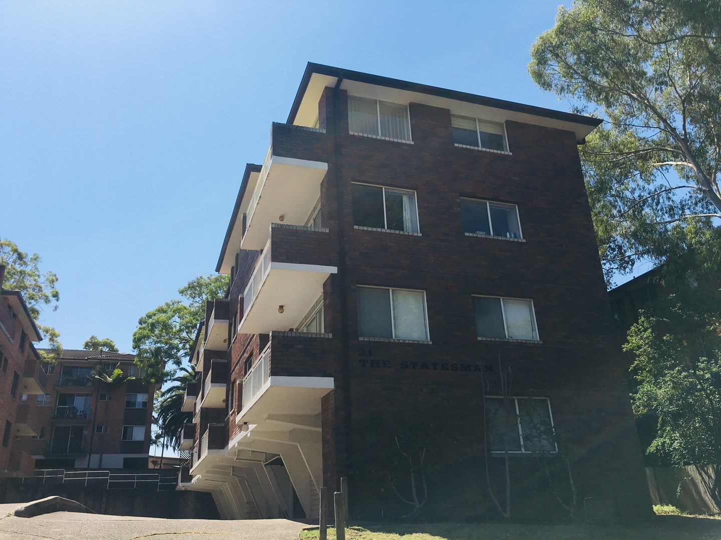 2 bedrooms Apartment / Unit / Flat in 8/21 Lachlan Avenue MACQUARIE PARK NSW, 2113