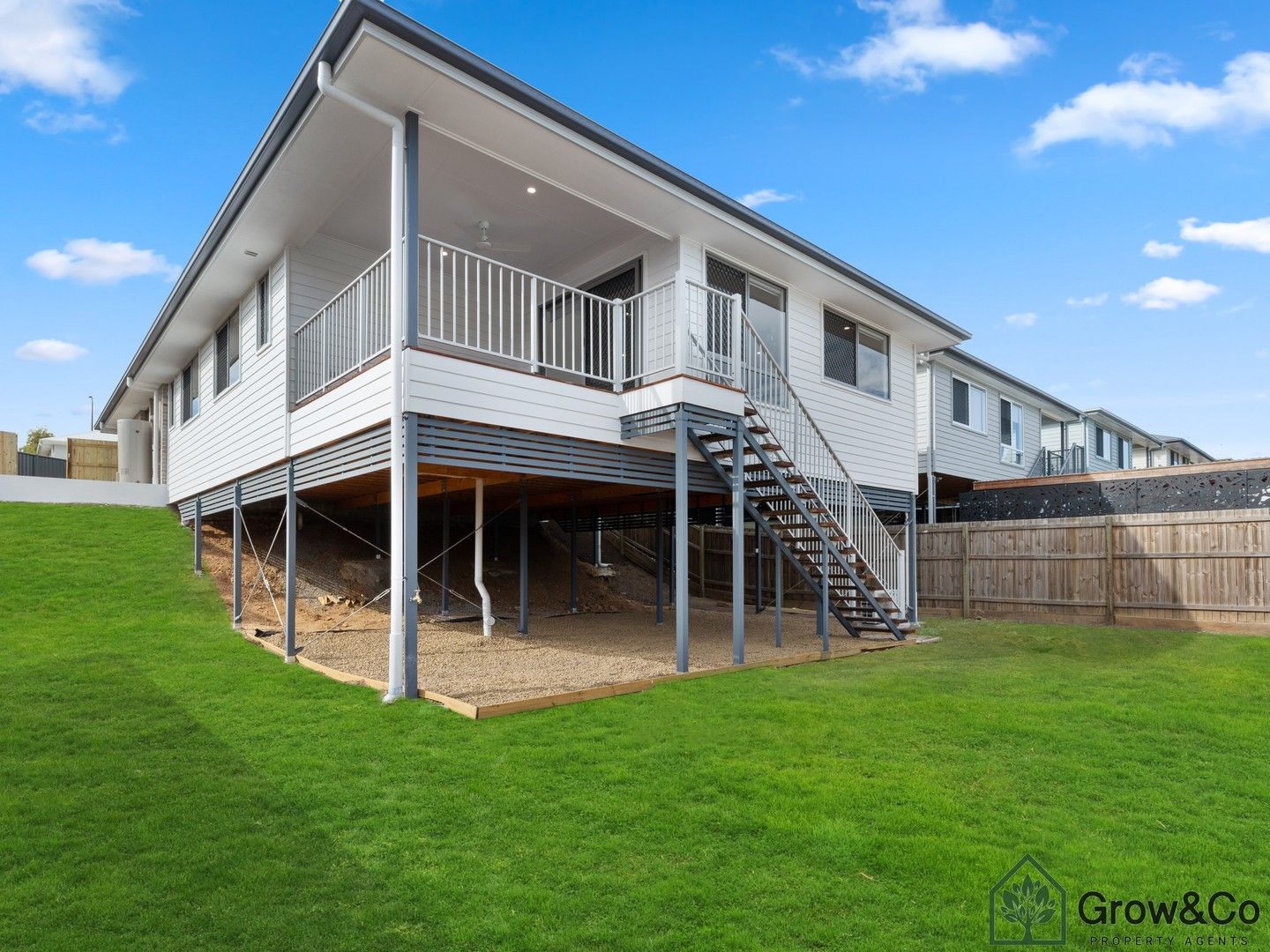 4 bedrooms House in 43 Lunar Circuit SPRING MOUNTAIN QLD, 4300