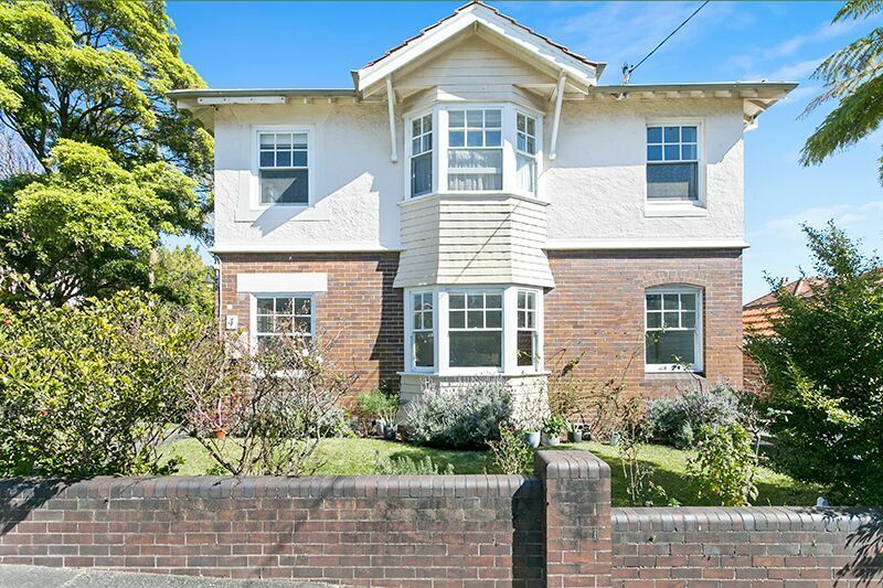 2 bedrooms Apartment / Unit / Flat in Unit 9/4 Russell St WOLLSTONECRAFT NSW, 2065