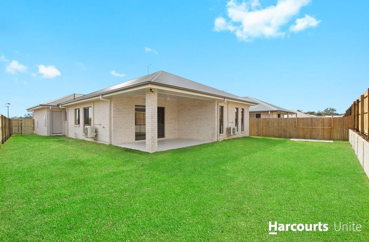 4 bedrooms House in 33 Oxbow Crescent LAWNTON QLD, 4501