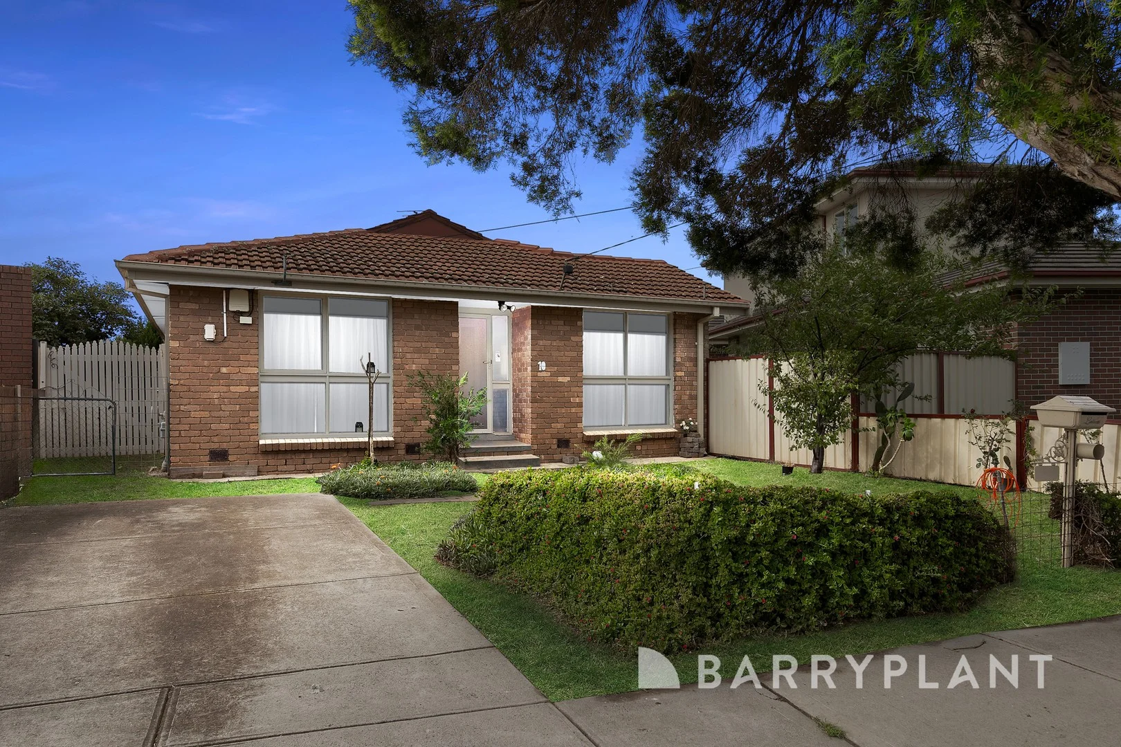 10 Revell Crescent, St Albans VIC 3021