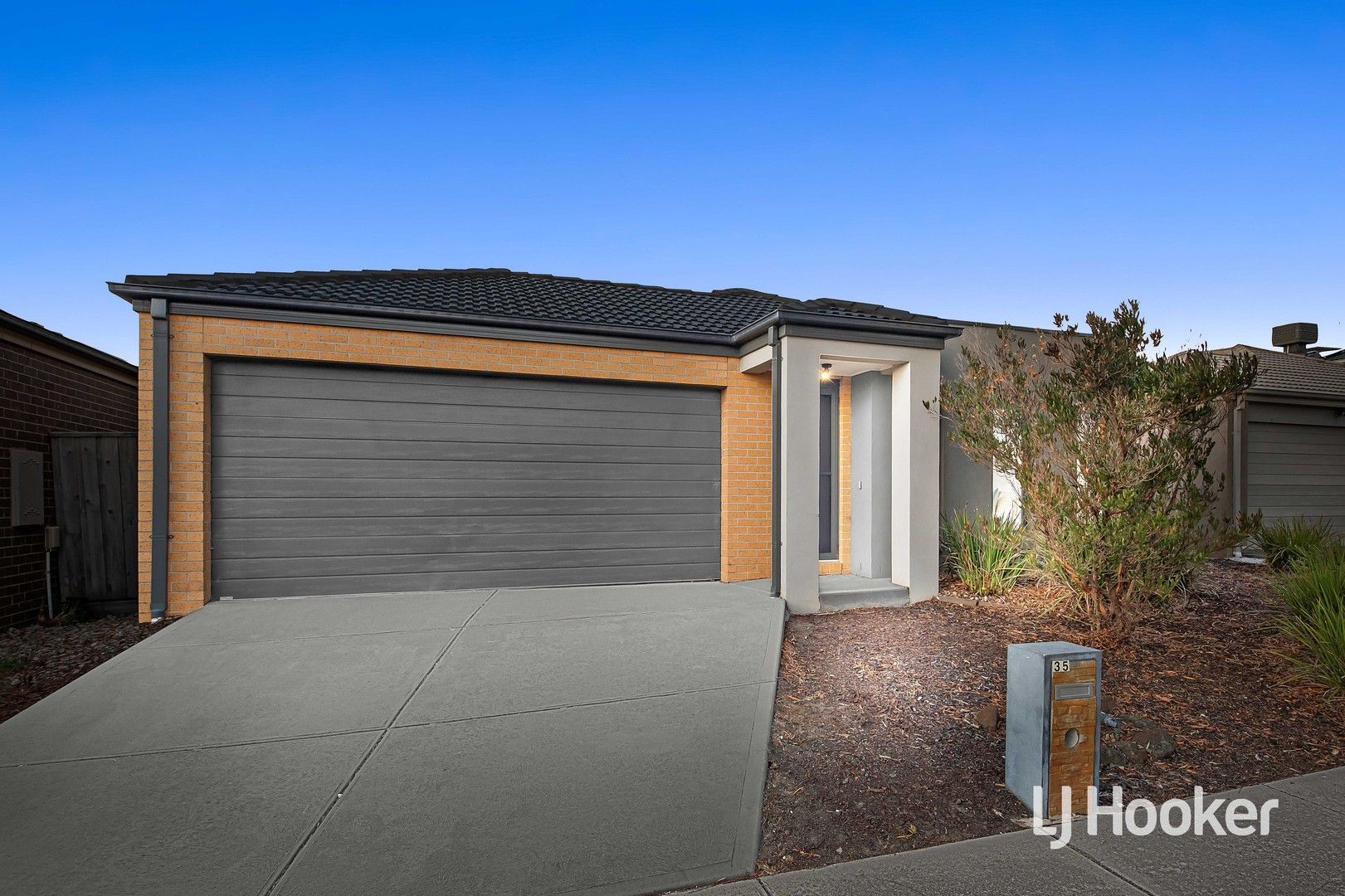 35 Seagrass Crescent, Point Cook VIC 3030, Image 0
