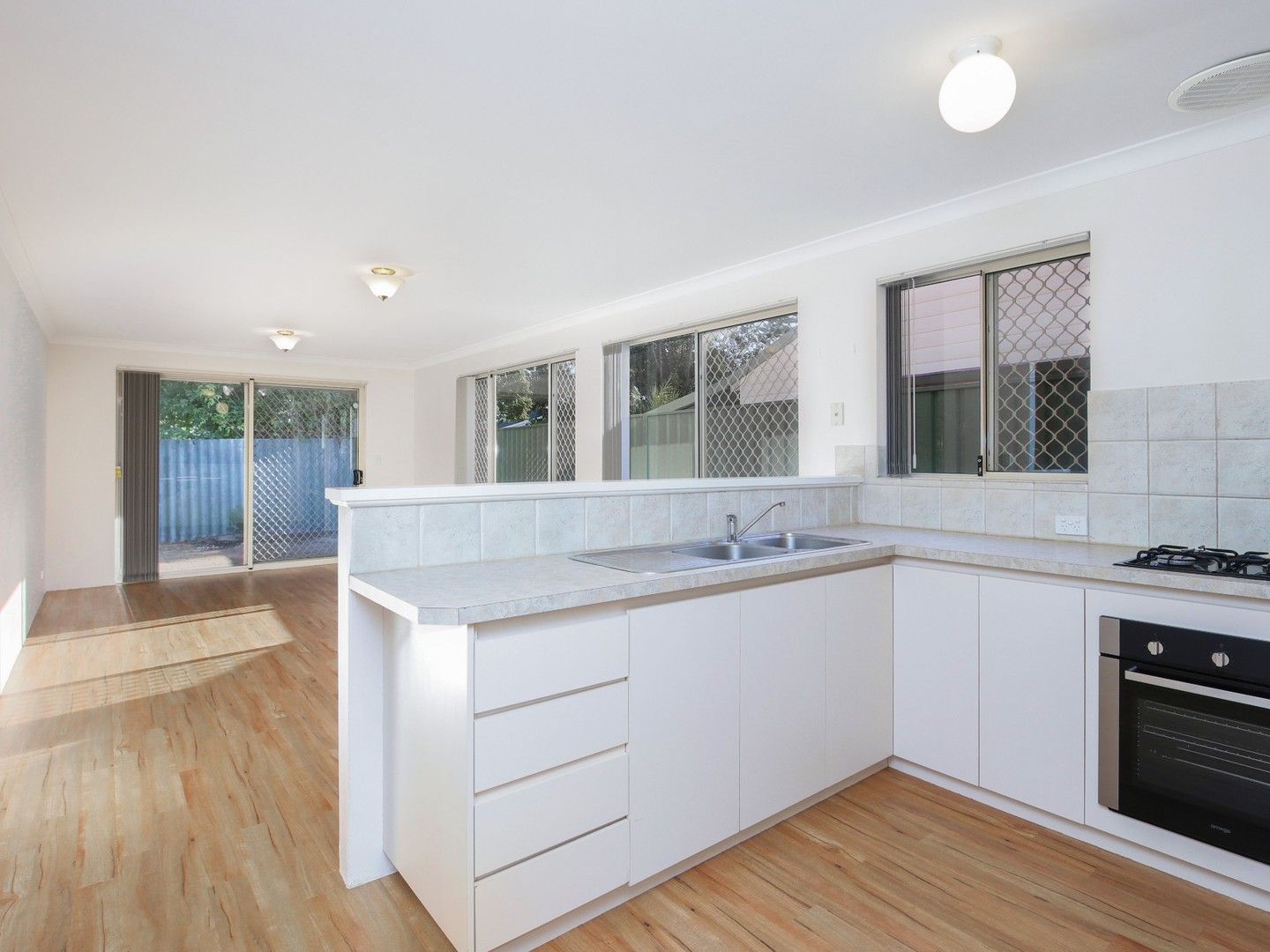 3 bedrooms House in 1B Central Terrace BECKENHAM WA, 6107