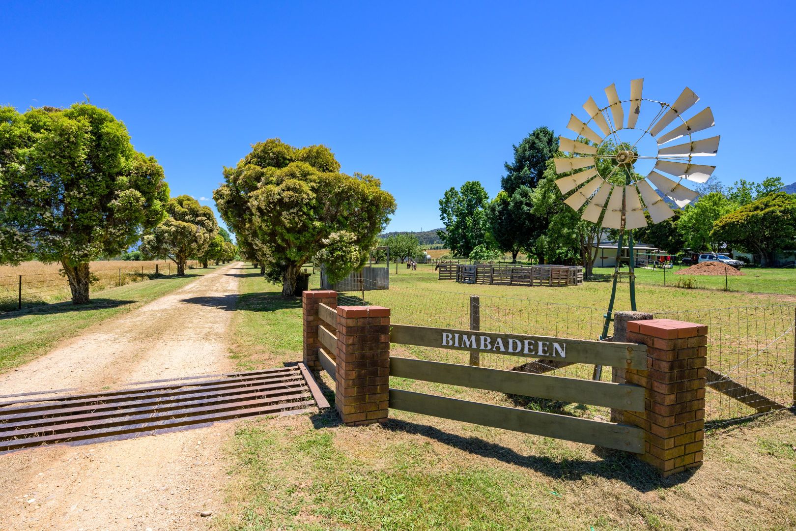 55 Roberts Creek Road, Porepunkah Property History & Address Research