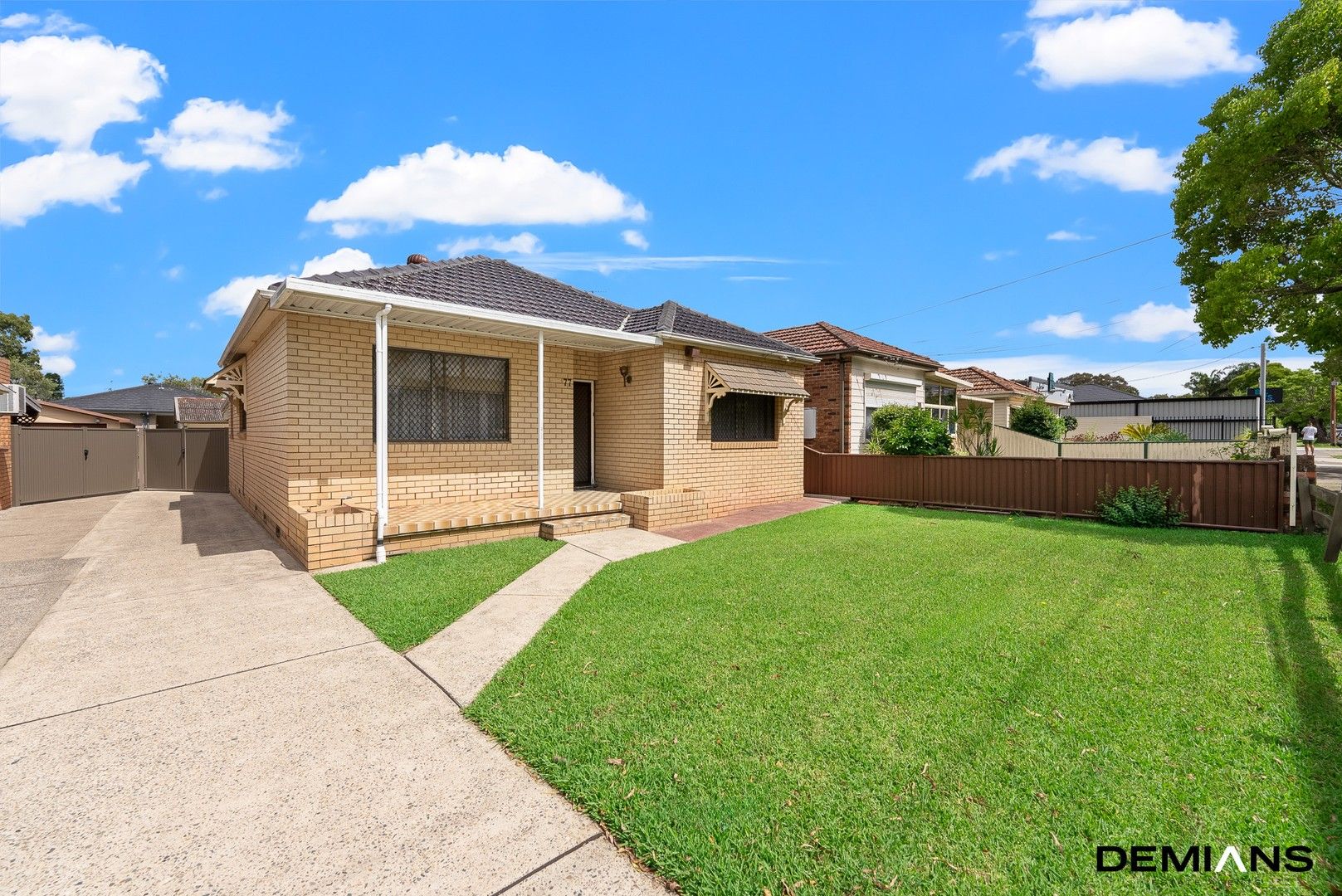 2 bedrooms House in 77 Belmore Road North PUNCHBOWL NSW, 2196