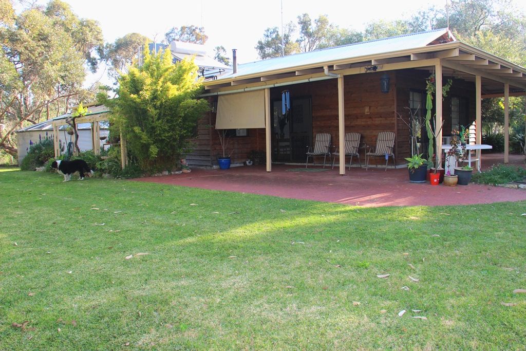 241 Tuart Grove Avenue, Lake Clifton WA 6215