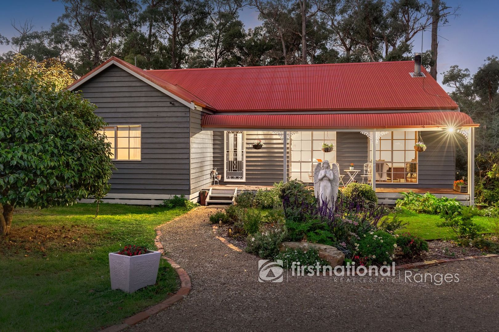 12 Bilocla Avenue, Cockatoo VIC 3781, Image 1