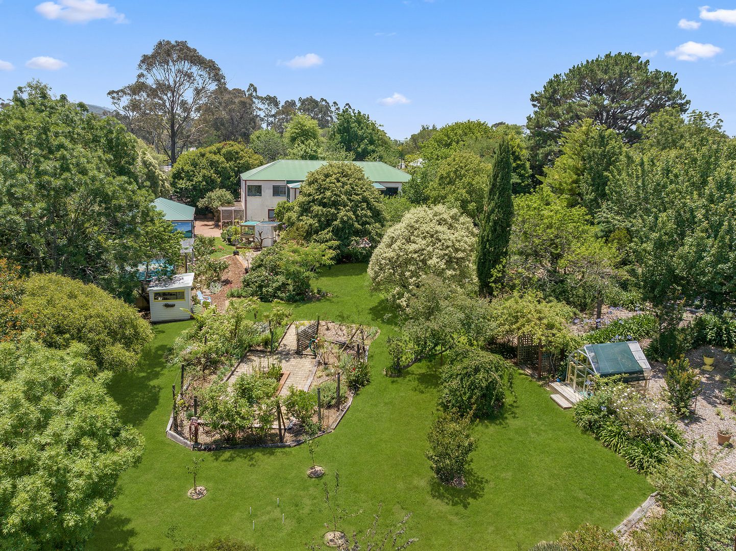 2 Marchmont Drive, Mittagong NSW 2575, Image 2