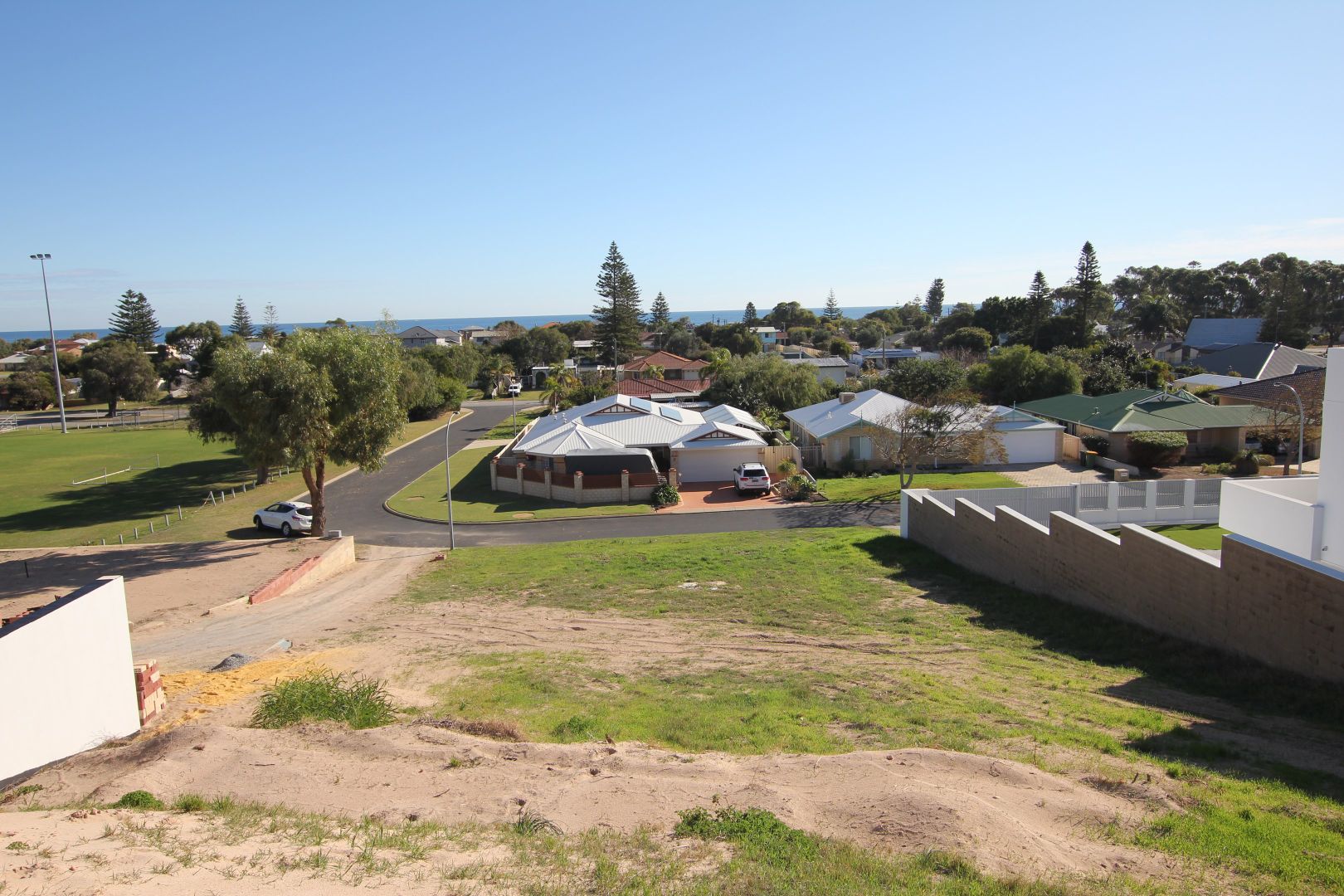 3 Charlotte Court, Madora Bay WA 6210, Image 2