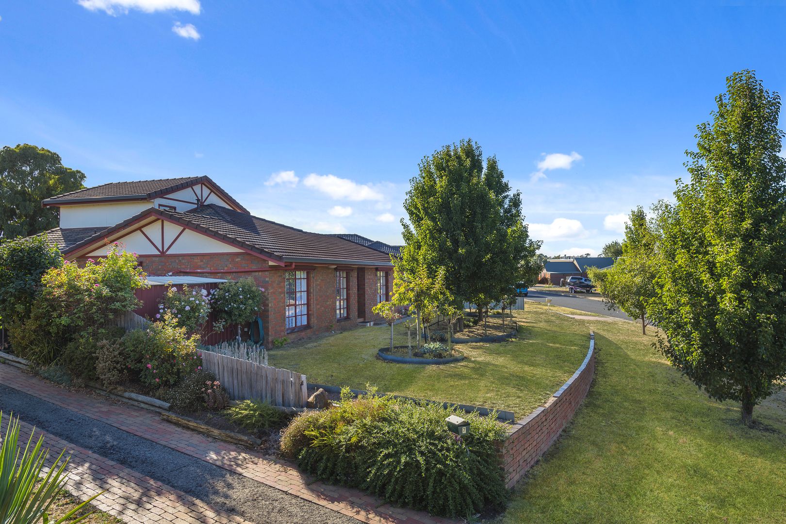 6 Castles Crescent, Kyneton VIC 3444, Image 1