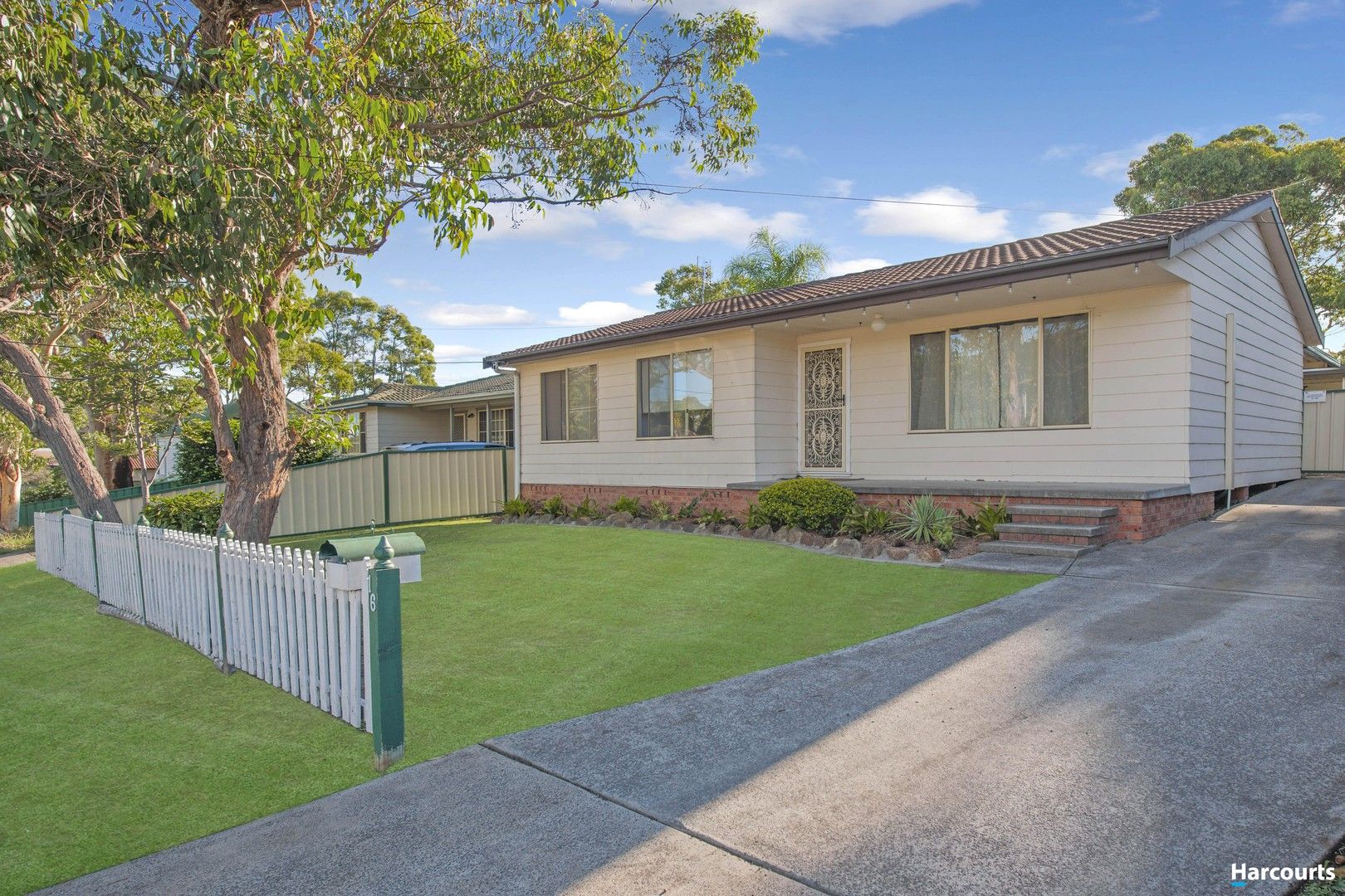 3 bedrooms House in 16 Merinda Avenue CHARMHAVEN NSW, 2263