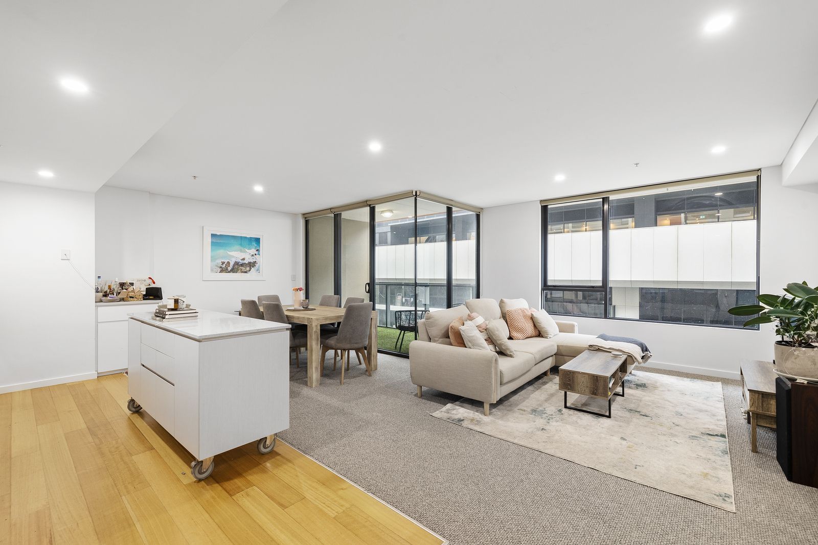 2 bedrooms Apartment / Unit / Flat in 309/700 Chapel Street SOUTH YARRA VIC, 3141