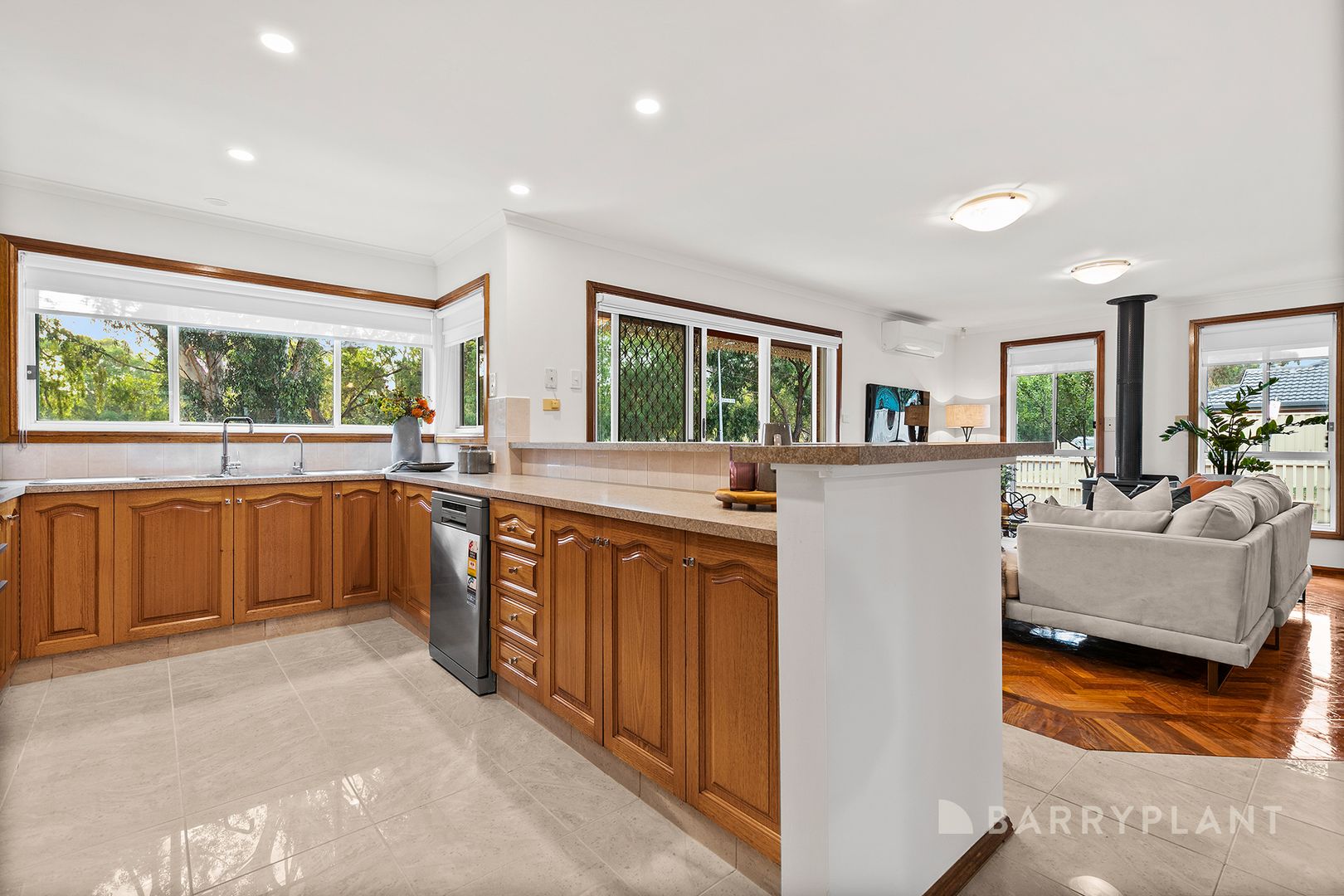 33 Freeman Drive, Glenroy VIC 3046, Image 2