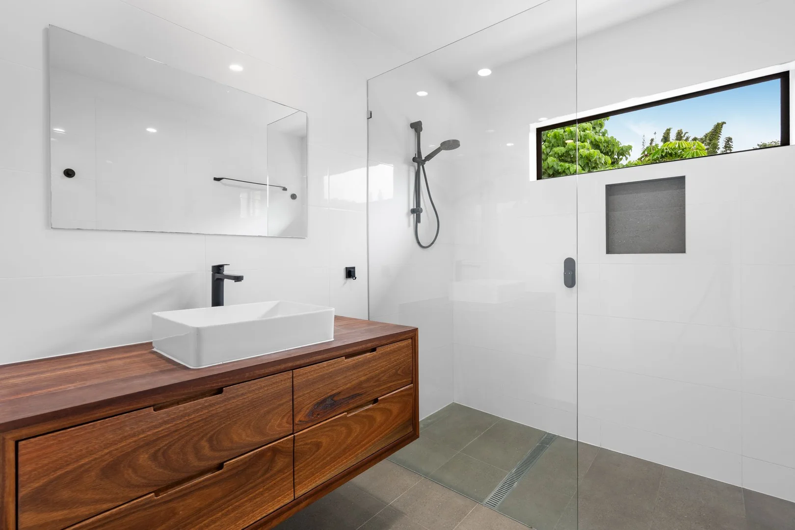 Additional image 12 of 8A Crest Dr, Elanora QLD 4221