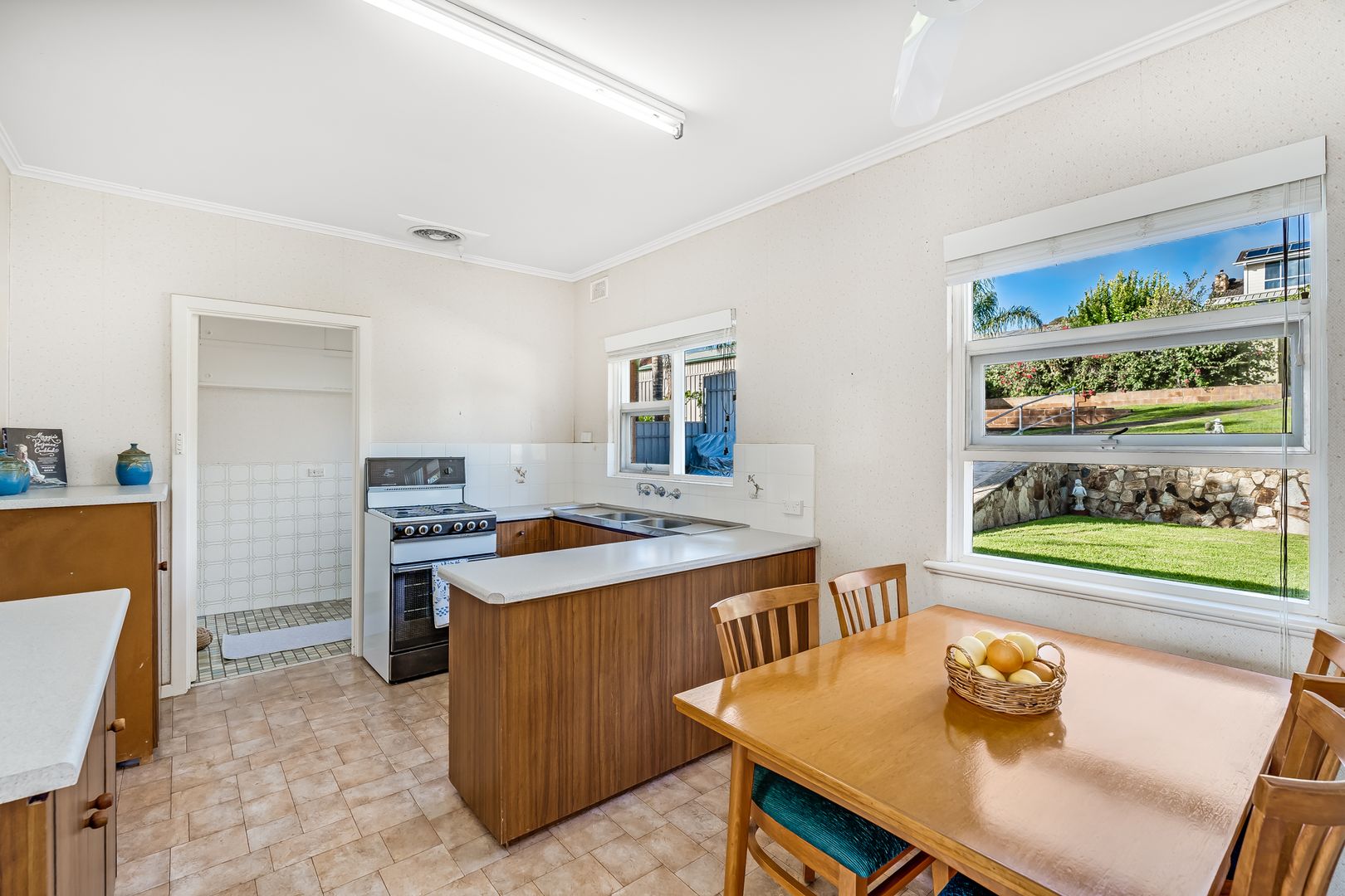 9 Truscott Avenue, Seacombe Heights SA 5047, Image 2