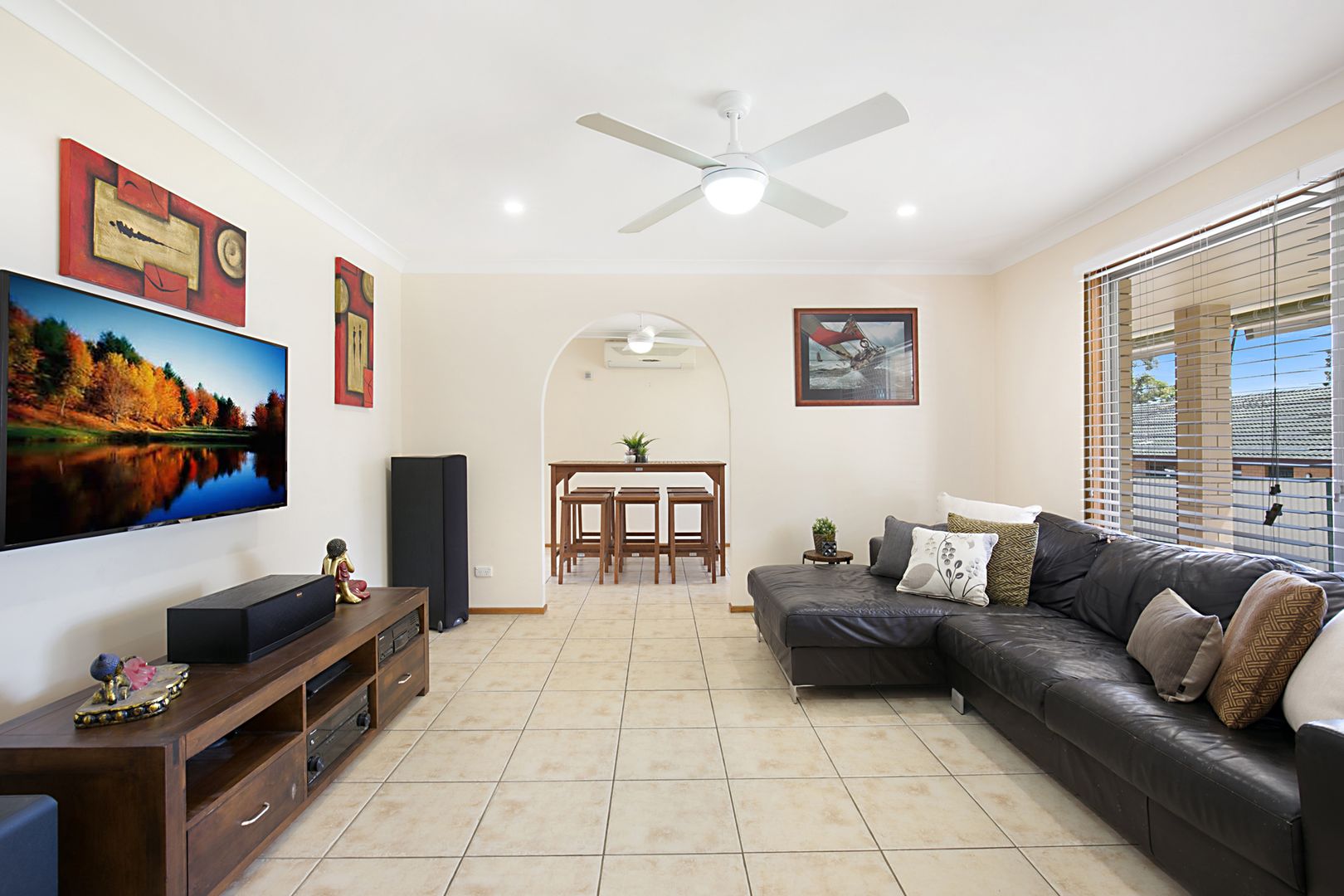 2/57 Gordon Street, Labrador QLD 4215, Image 2