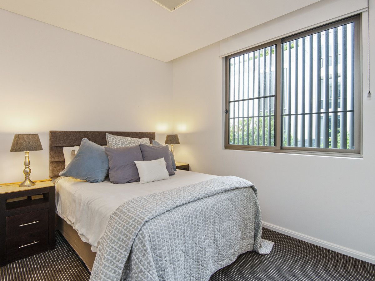 136/6 Firetail Drive, Warriewood NSW 2102, Image 2