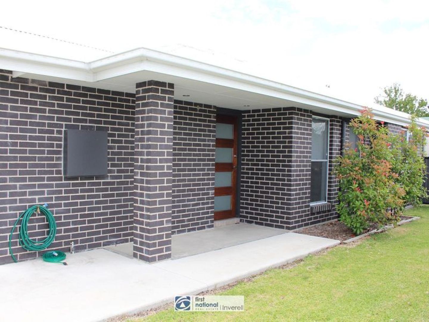 2/104 Lawrence Street, Inverell NSW 2360, Image 1