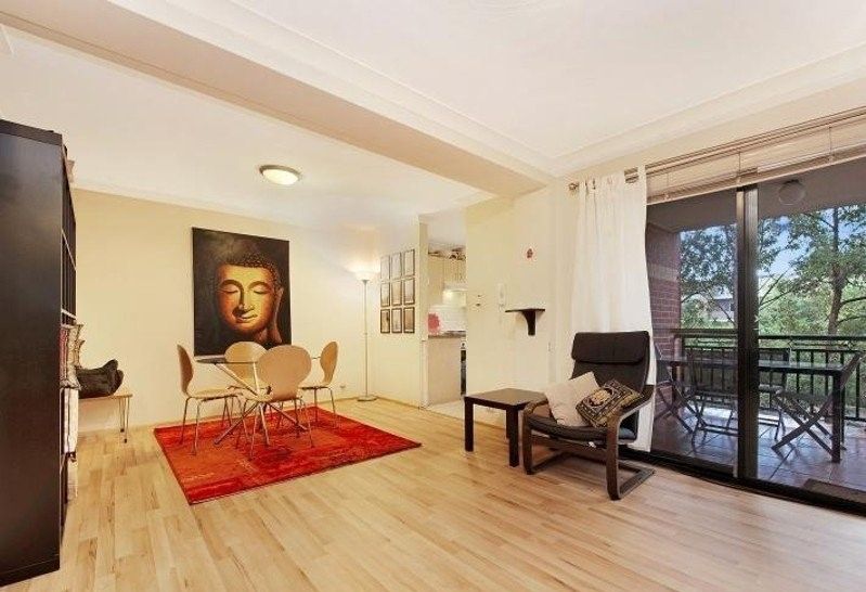 2 bedrooms Apartment / Unit / Flat in 27/3 Williams Parade DULWICH HILL NSW, 2203
