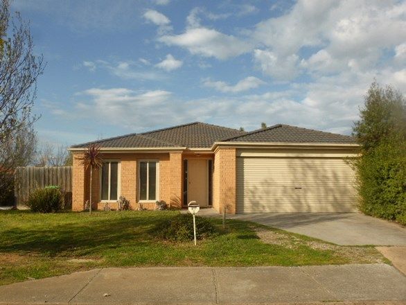 3 bedrooms House in 5 Chestnut Grove WERRIBEE VIC, 3030